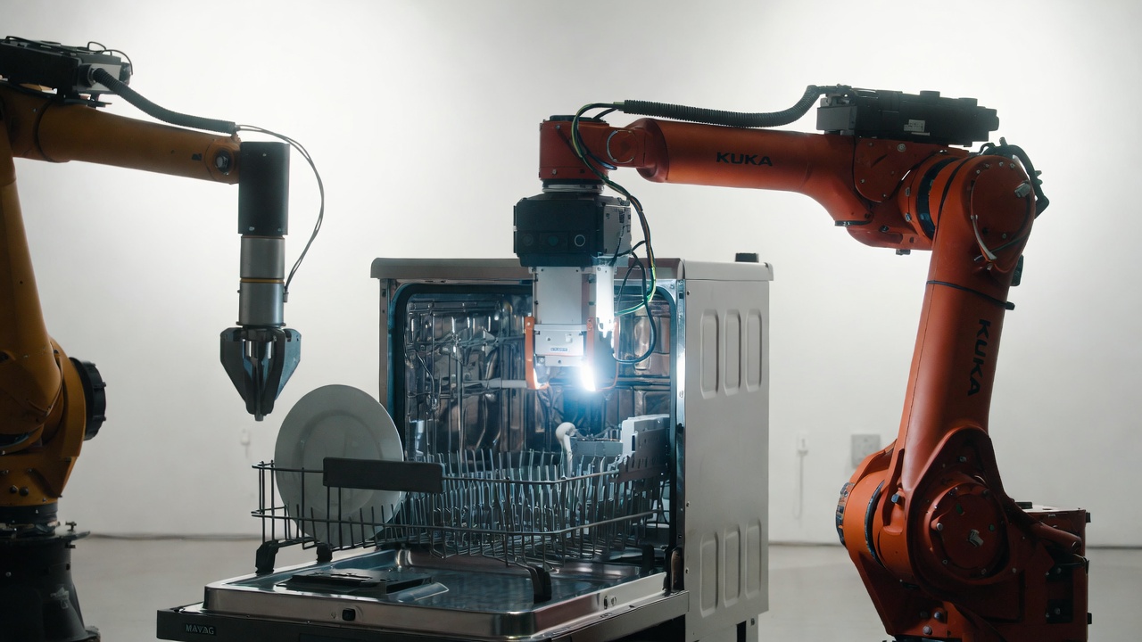 Robots with dishwasher